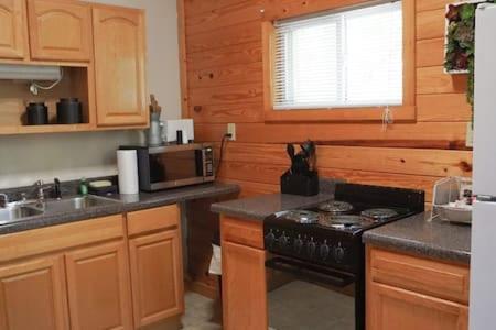 Cuddles, 1 Bedroom Studio, Walk To Downtown And Hiking Trails! Gatlinburg Extérieur photo